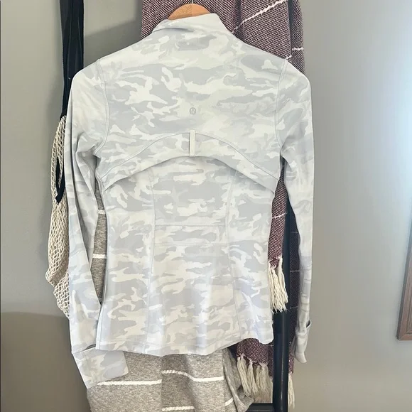 Lululemon Gray Camouflage Zip-Up Jacket - Picture 4 of 4